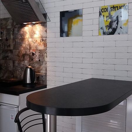 לבוב Apartment With Fireplace מראה חיצוני תמונה