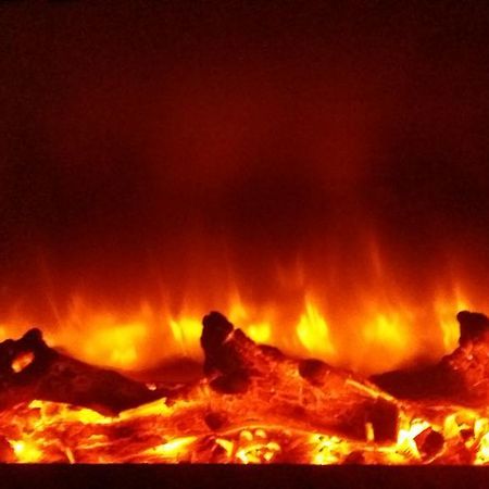 לבוב Apartment With Fireplace מראה חיצוני תמונה